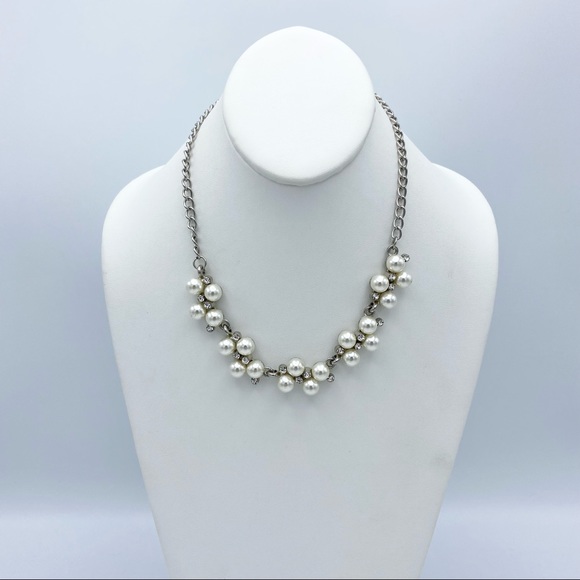 Elegant Faux Pearl Rhinestone Silver Tone Necklace - Picture 9 of 11